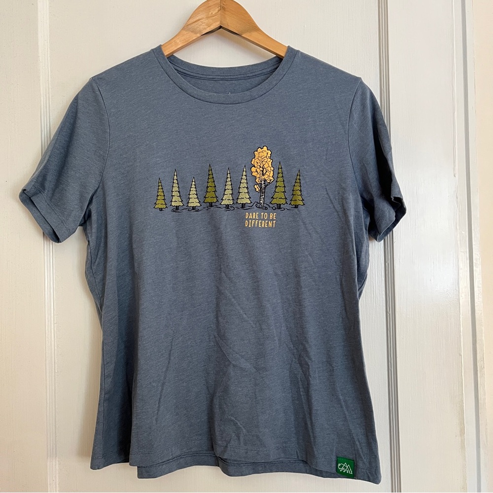 👚 NWOT Wild Tribute Dare to Be Different Women’s T-shirt size L